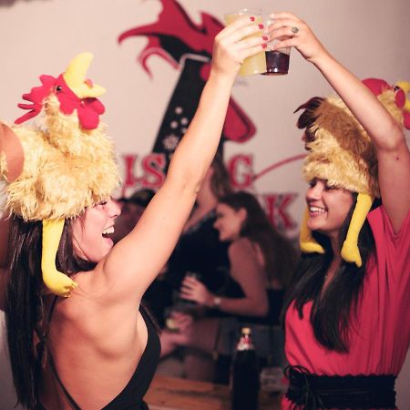 Rising Cock Party Hostel ラゴス エクステリア 写真