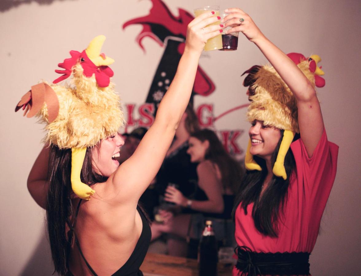 Rising Cock Party Hostel ラゴス エクステリア 写真