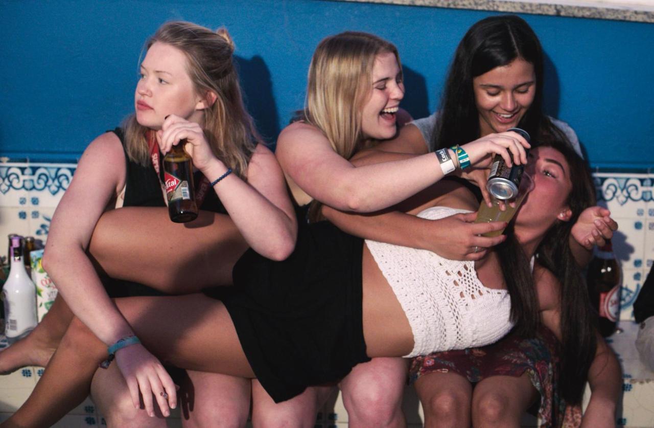Rising Cock Party Hostel ラゴス エクステリア 写真