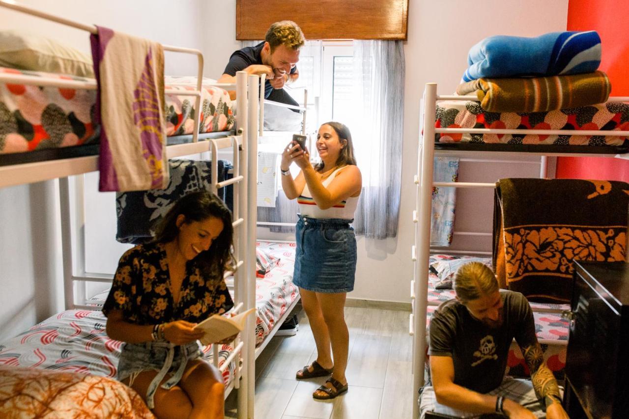 Rising Cock Party Hostel ラゴス エクステリア 写真